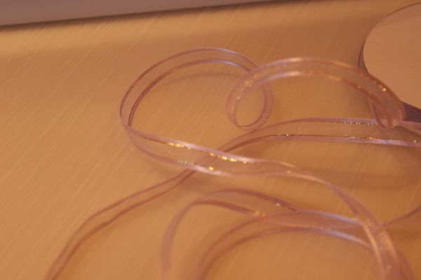 1 METRE OF 10mm TAFFETA & SATIN RIBBON - MAUVE WITH GOLD LINES